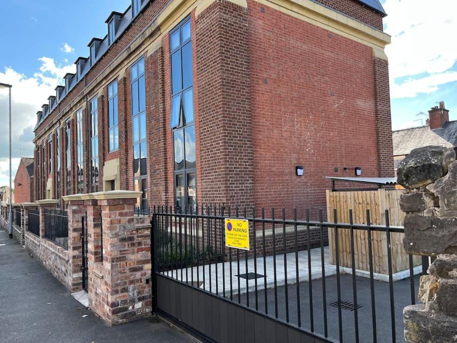 No5 At 53 - 2 Bed Apartment In Leek, Staffs Peak District Esterno foto