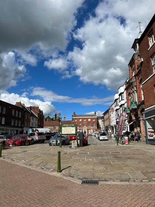 No5 At 53 - 2 Bed Apartment In Leek, Staffs Peak District Esterno foto